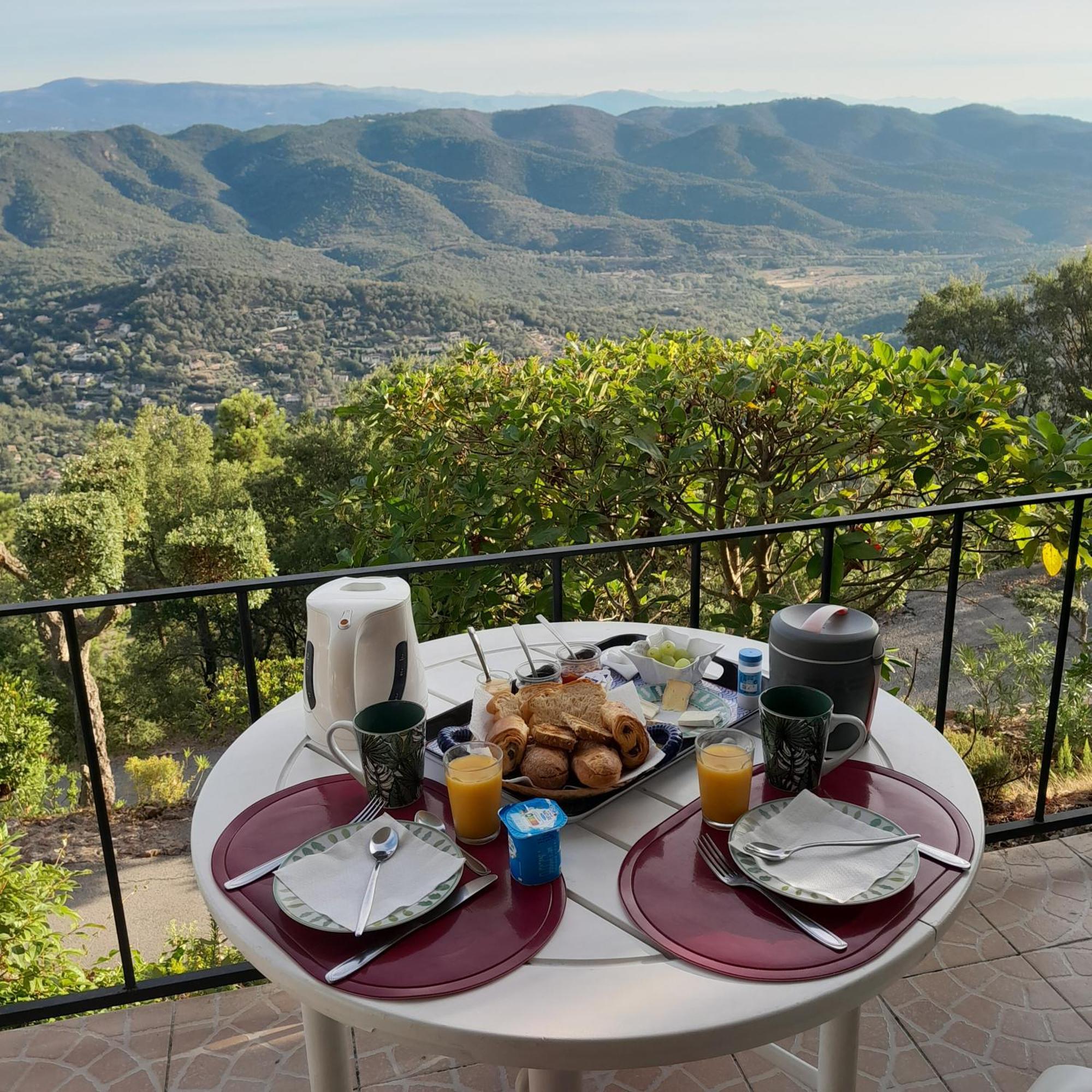 Chambres D'Hotes Vue Mer L'Esterel Panoramique Saint-Jean-de-l'Esterel Екстериор снимка