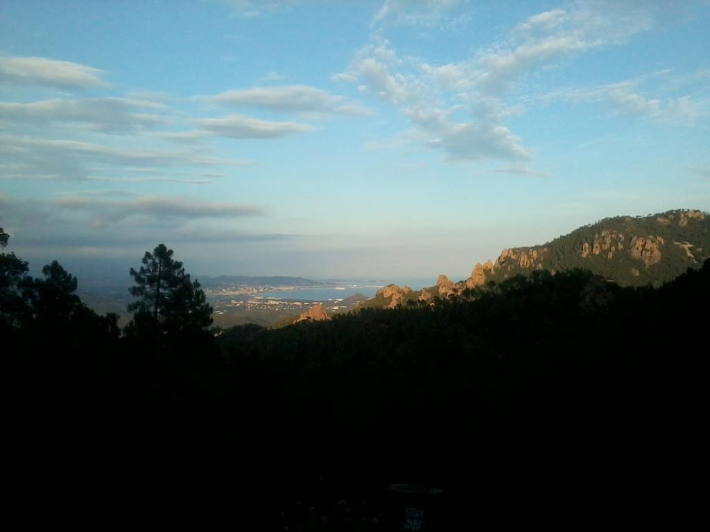 Chambres D'Hotes Vue Mer L'Esterel Panoramique Saint-Jean-de-l'Esterel Екстериор снимка